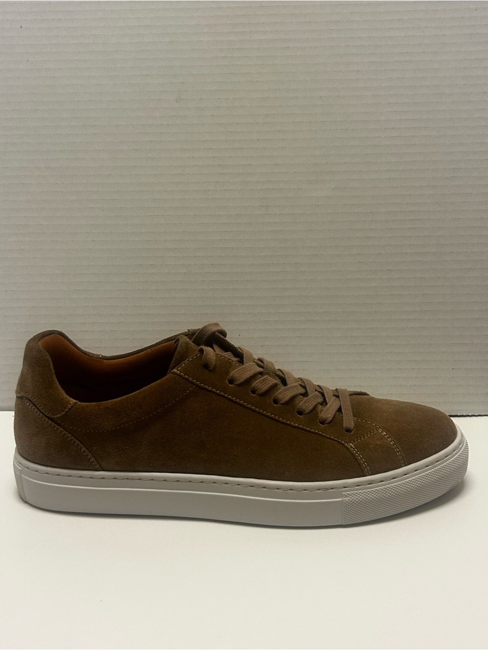 Magnanni Brown Suede Low-Top Sneakers with White Sole - Picture 5 of 8